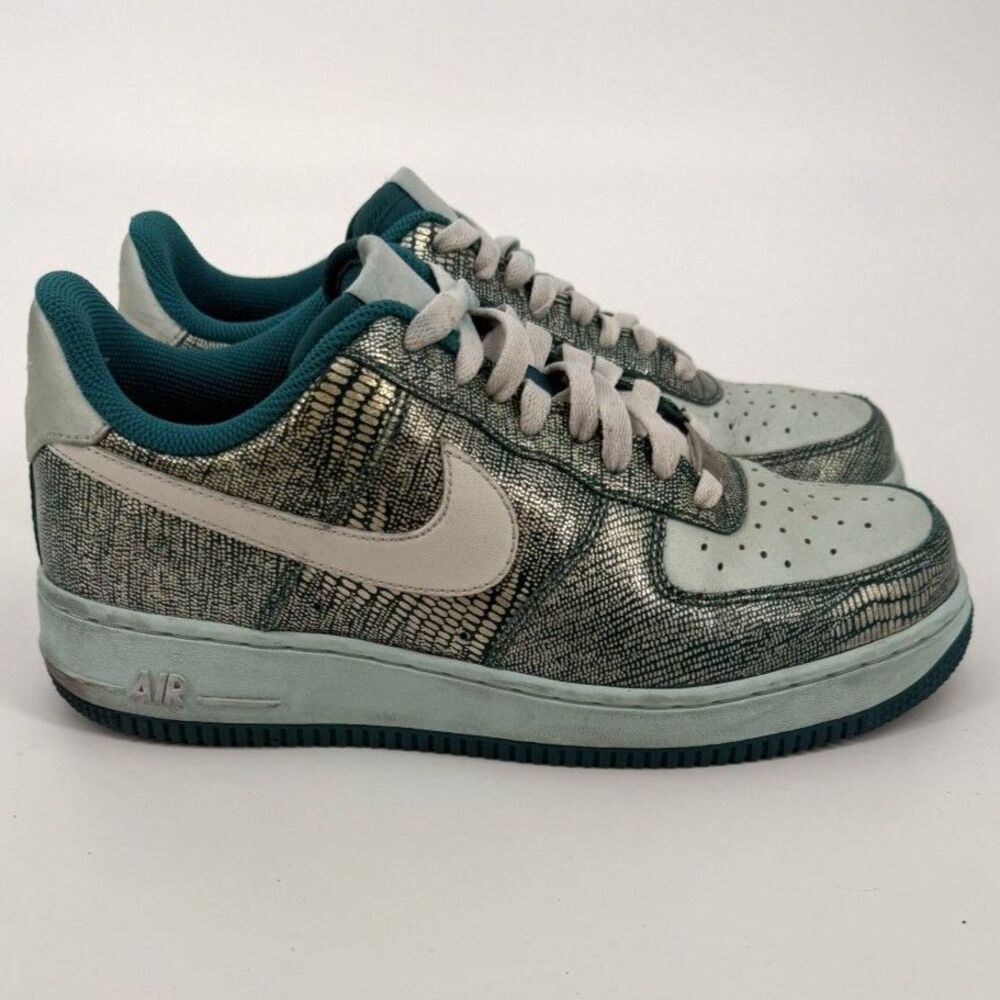 Nike Air Force 1 07' Radiant Emerald Size 9